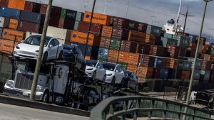 107092423-16584438712022-07-21t224907z_1924349251_rc2jgv9ngknz_rtrmadp_0_supply-chain-california-trucking.jpeg