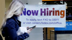 107184030-1674677561525-gettyimages-1435419021-newyorkcityunemploymentratefellapointthepastmonth006.jpeg