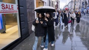 108116689-1742205002686-gettyimages-2202193437-20250128_oxford_street_umbrellas_013.jpeg