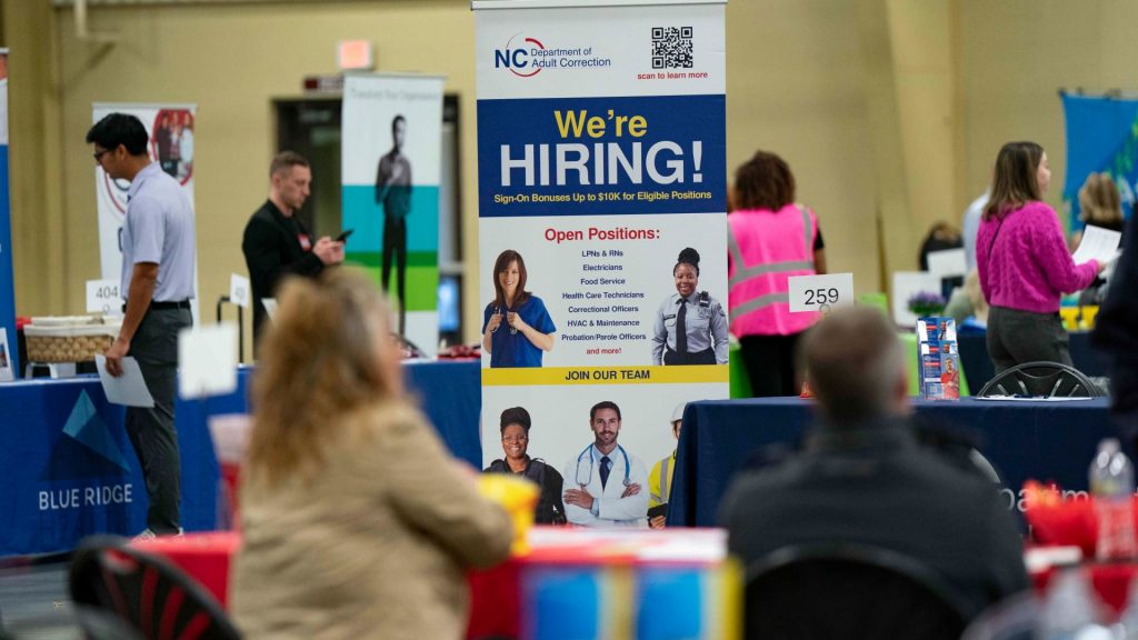 108129610-1744233967367-gettyimages-2208758847-US_JOBS.jpeg